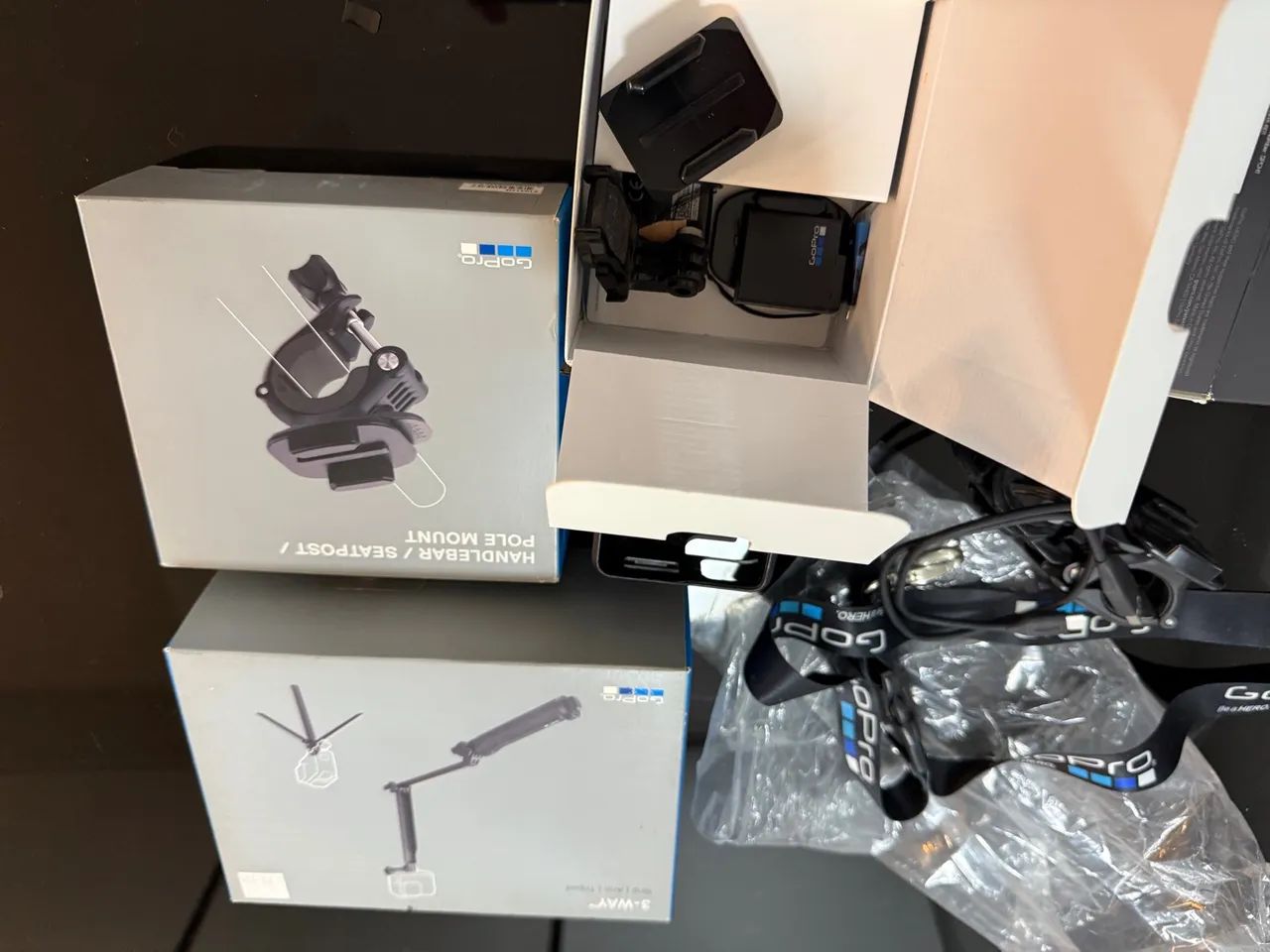 GoPro Hero 6 Black + Suporte Bike e Pau de Selfie original 