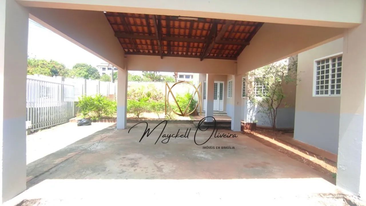 Arniqueiras Casa ampla na entrada do conj. 4, lote 1100m2, excelente local - Foto 3