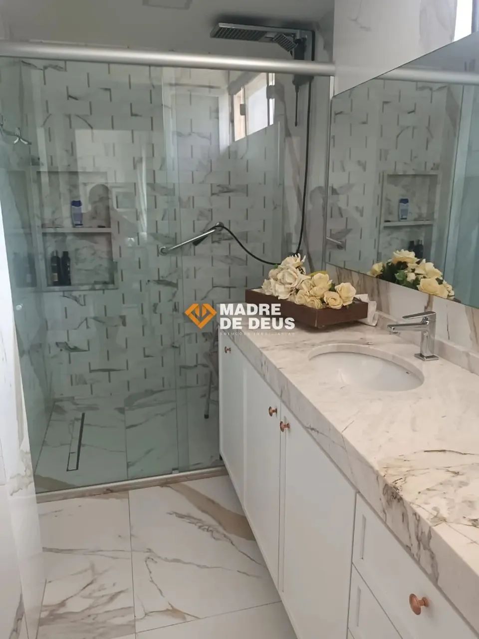 Excelente apartamento com 145 m2, todo reformado, proximo a Beira Mar - Foto 4