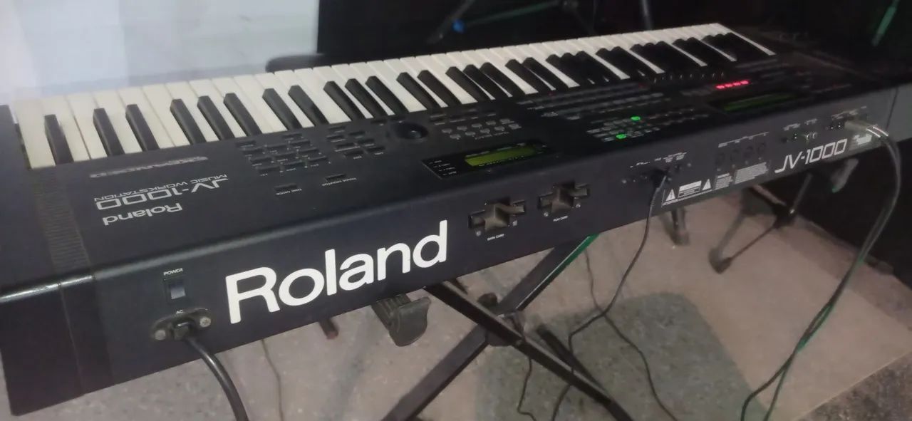 Roland JV1000 - Instrumentos musicais - Taguatinga Norte