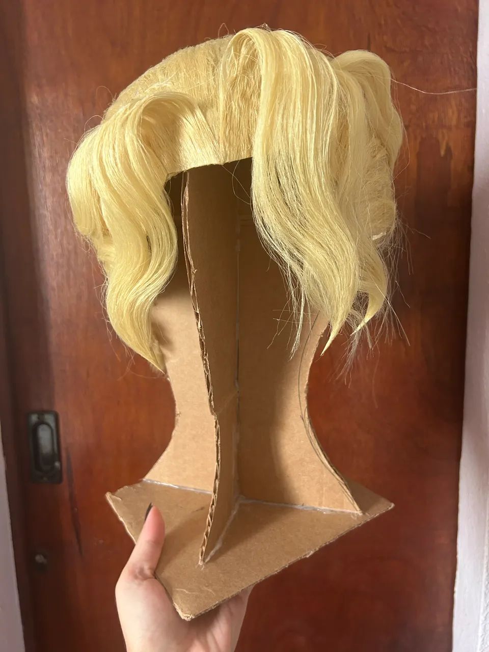 Peruca Loira com Coque - Foto 2