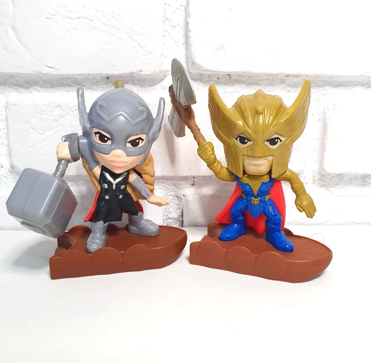 Bonecos Thor e Valkyria - Marvel - McDonald's