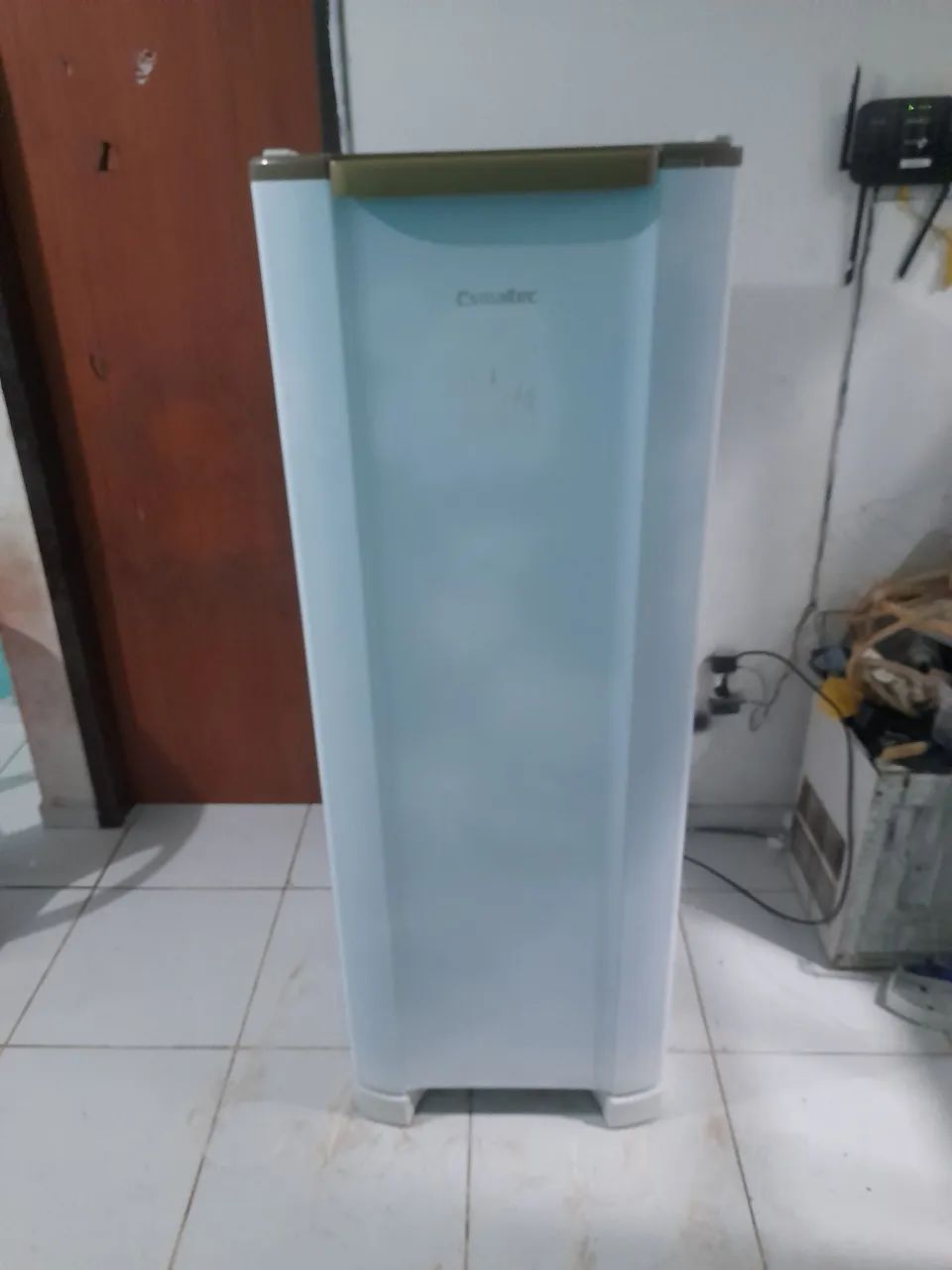 Vende-se geladeira Esmaltec 