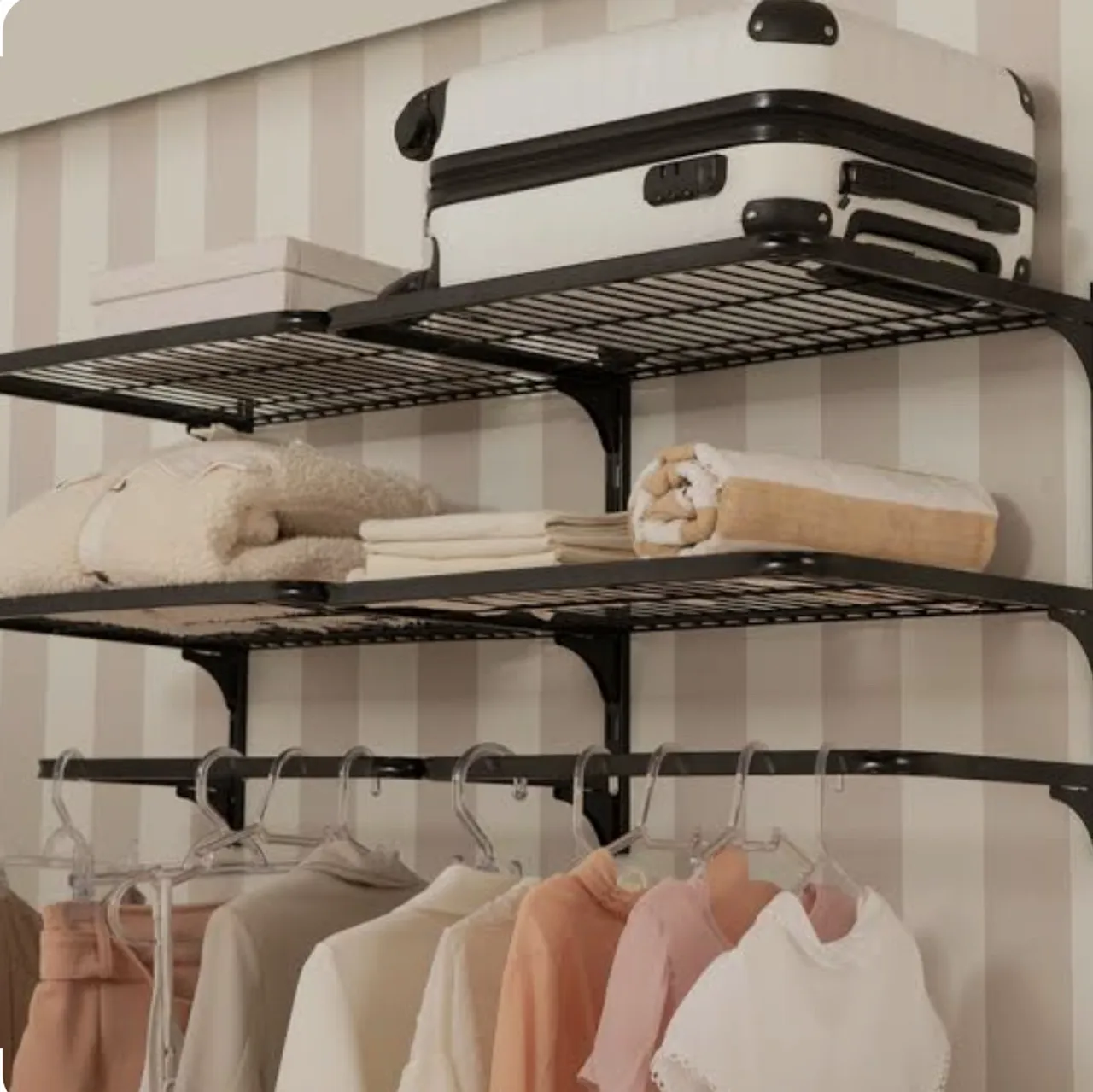 Organizador de Closet Modular com Prateleiras e Cabideiro