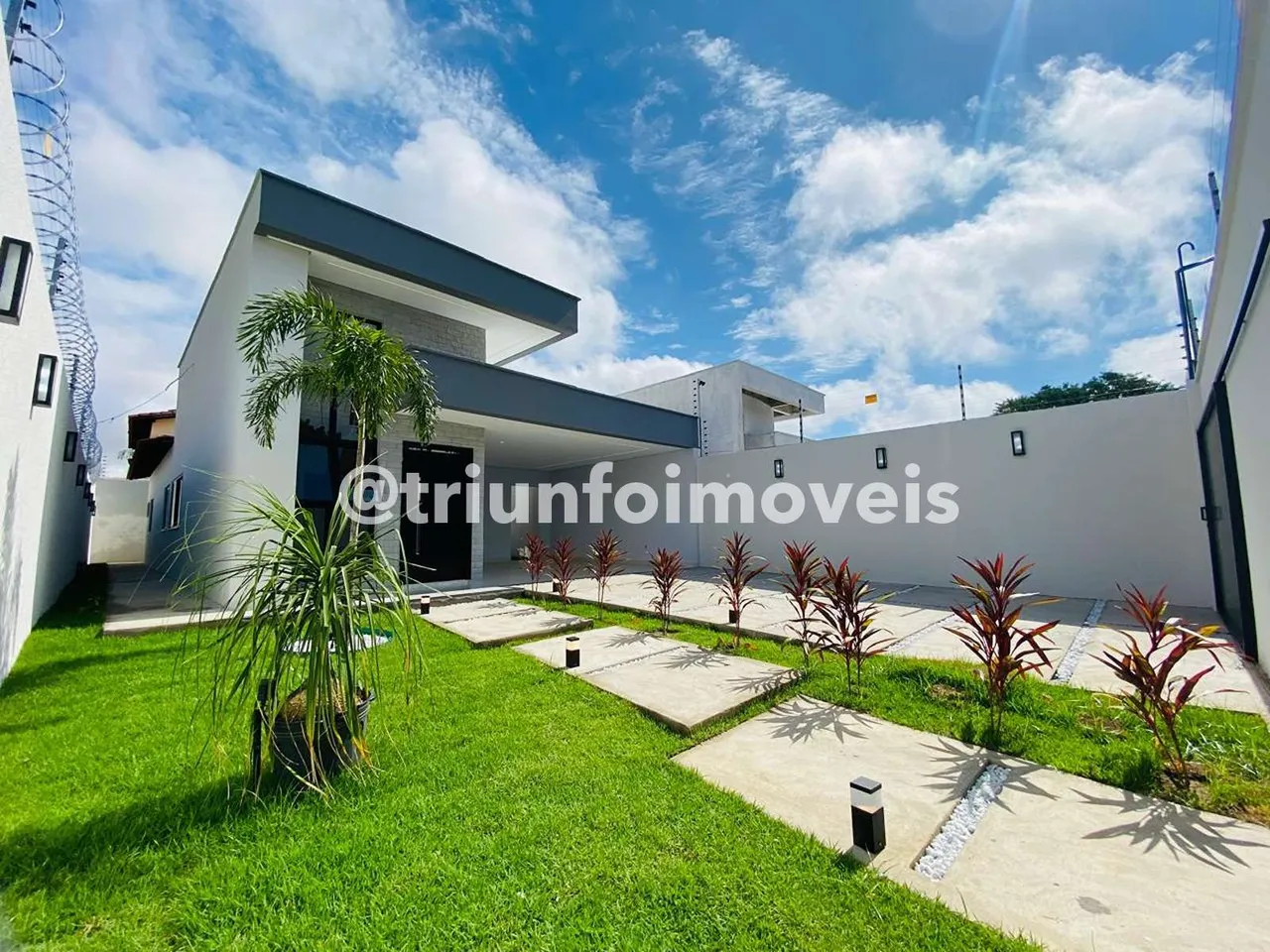 Casa a venda no Lourival Parente com 3 Quartos TR215572 THE -EQTB6