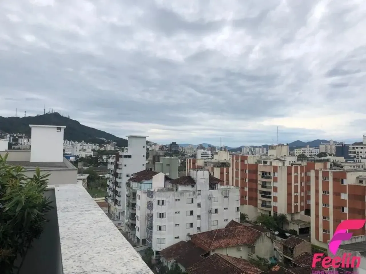 Studio mobiliado próximo à UFSC no Pantanal - Florianópolis - SC