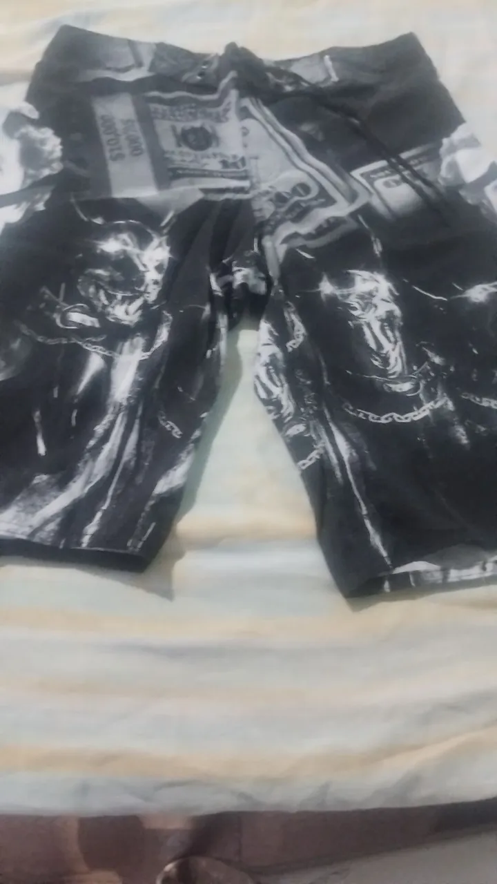 Shorts de Praia Masculino com Estampa de Dinheiro