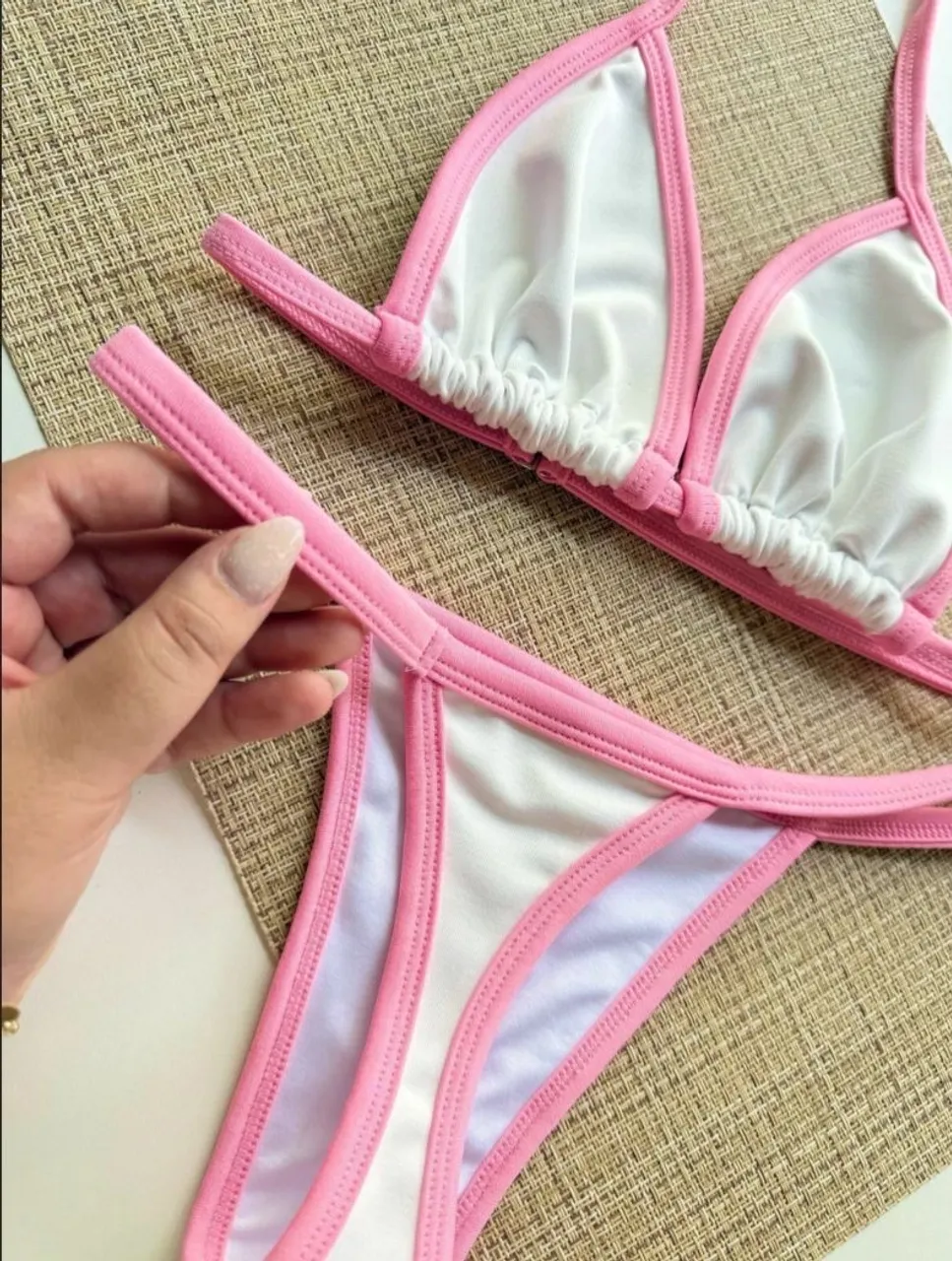 Biquíni bicolor Rosa com Detalhes em Branco