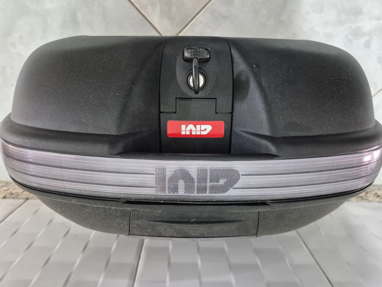 Baú Givi com LED - Foto 4