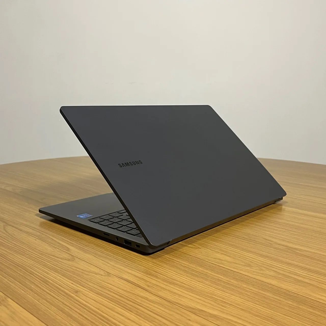 Notebook Samsung | i5 1235U - 8GB RAM - 256GB SSD - Tela IPS - Iris Xe 4GB | Parcela! - Foto 5