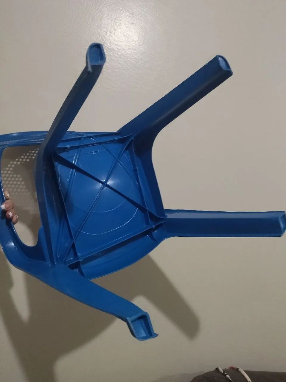 Cadeira Infantil de Plástico Azul com Detalhe de Ursinho - Foto 3