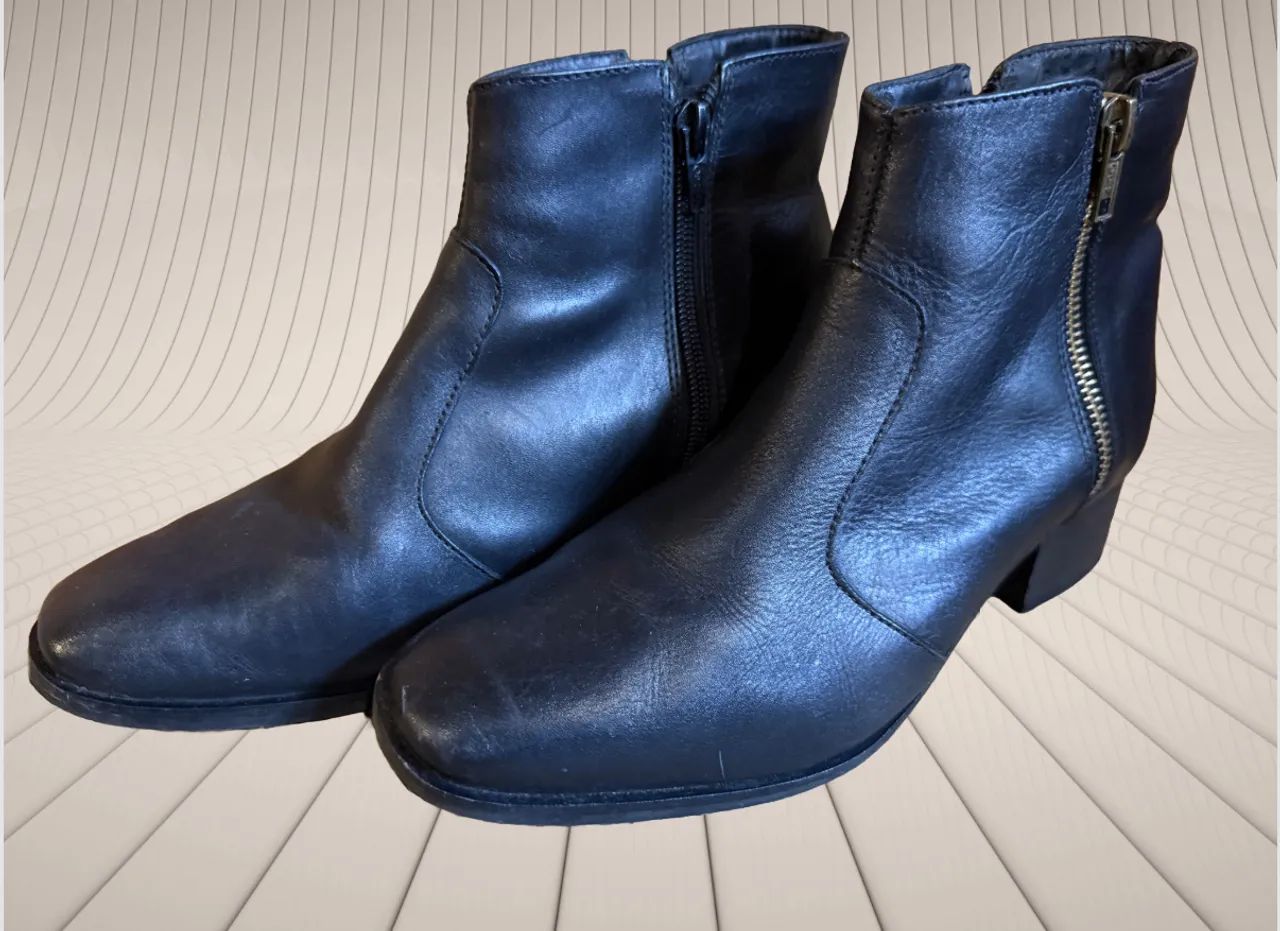 Botas de couro pretas