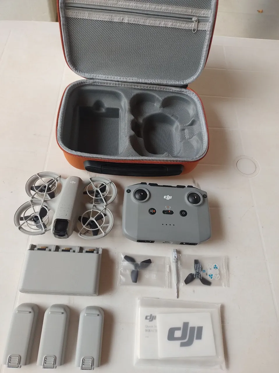 Drone DJI neo combo com case de transporte