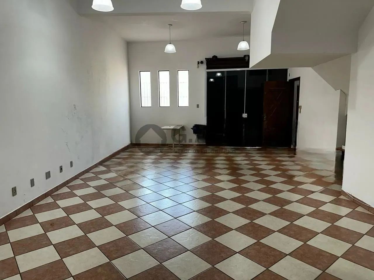 Salão Comercial para Locação no Centro de Sorocaba-SP: 1 Sala, 1 Banheiro, 110m² de Área. - Foto 2