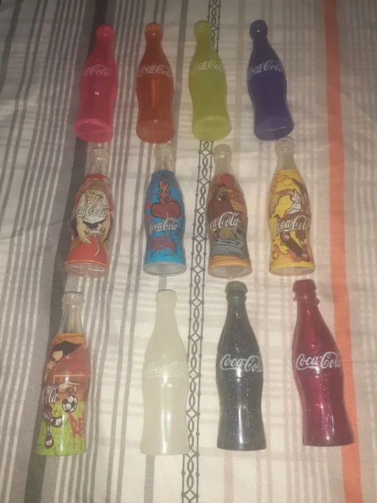 Miniaturas de Coca-Cola - Coleção Completa Com 12 Garafinhas - Foto 2