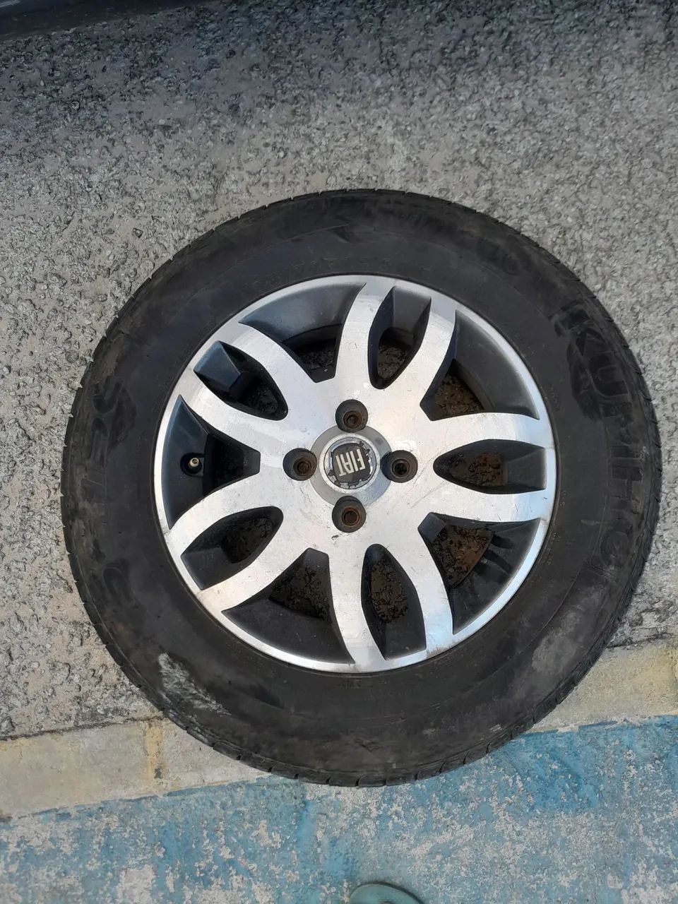 Roda de liga leve Fiat