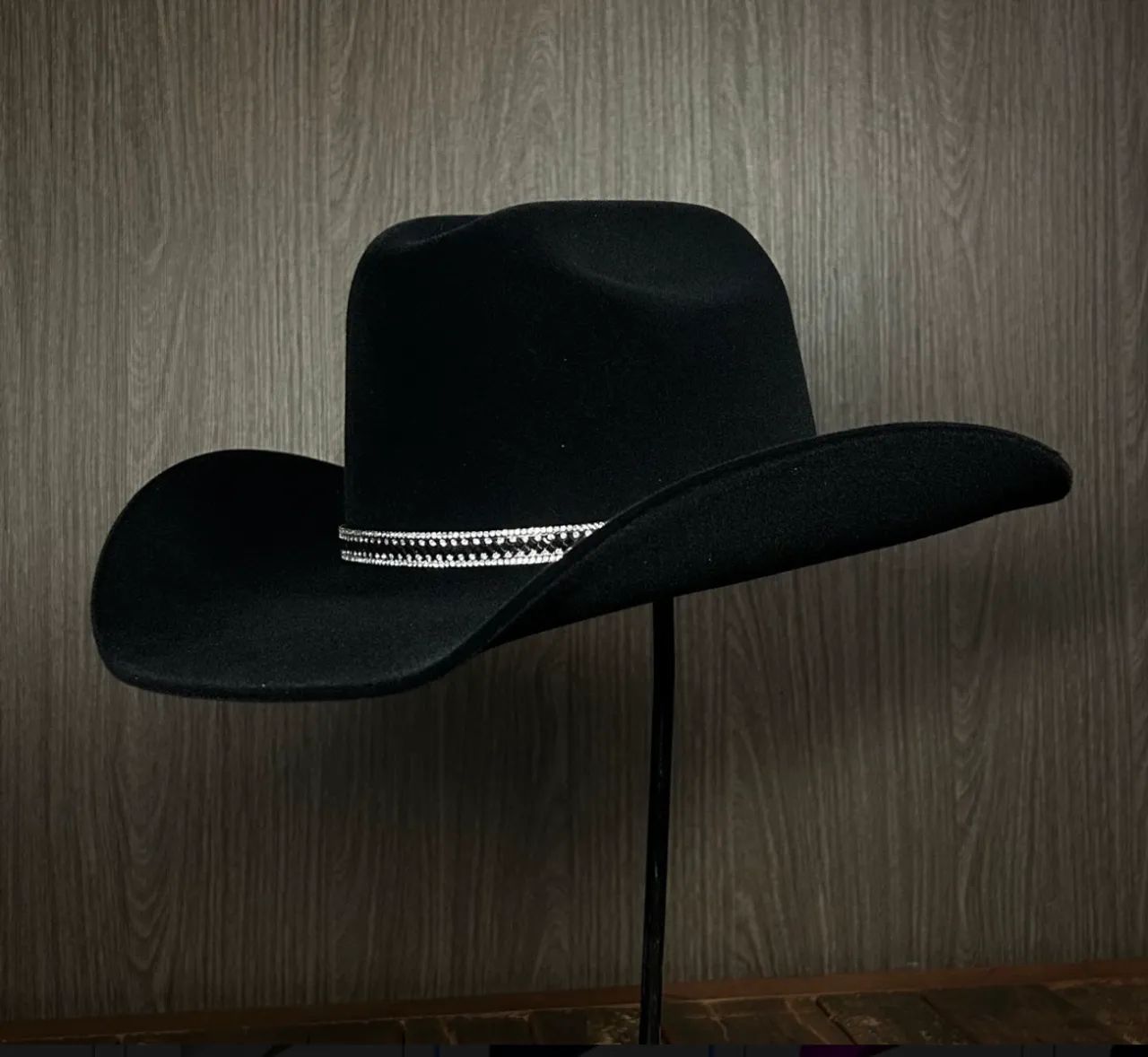 Chapéu Cowboy Feminino Preto com Strass - Foto 2
