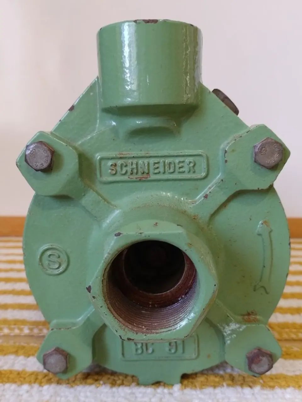 Bomba Centrifuga Schneider Bc-91s 1Cv //// Trifásica //// Frequência 60Hz //// Novíssima!! - Foto 3