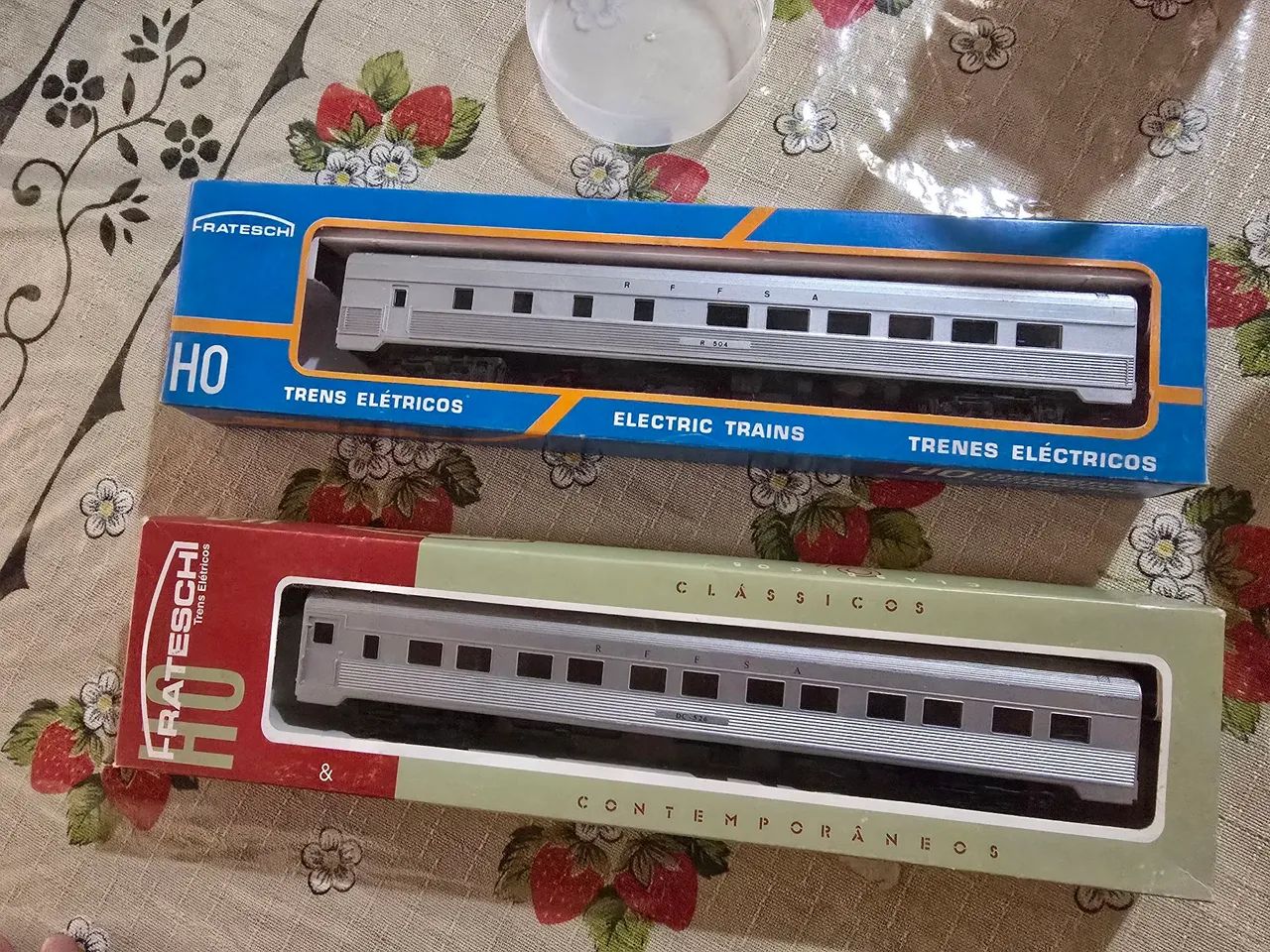 Conjunto dois Vagões de passageiros RFFSA aço inox FRATESCHI HO