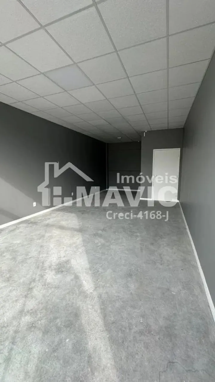Sala comercial com 35m² disponível para locação no bairro Nova Brasília.