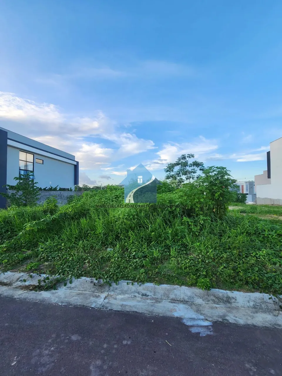 Lote no Estoril - Novo Aleixo