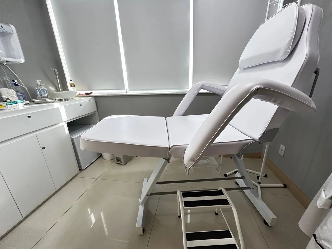 Maca Poltrona Cadeira Fixa Luxo Estética Tatuagem 2 Gavetas