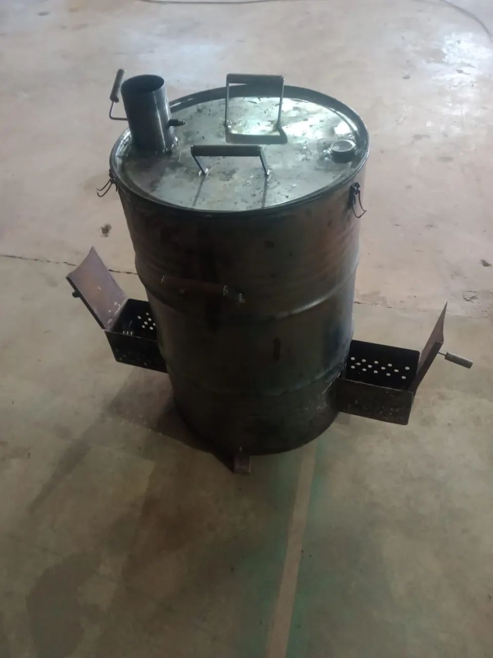 Alugo forno para costelão 200 litros