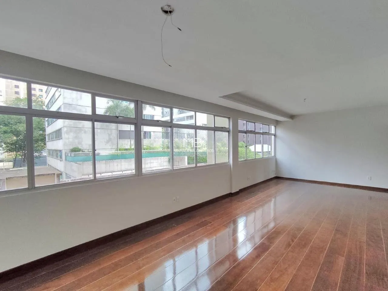 Apartamento para locação no Lourdes - em frente ao MInas I- Belo Horizonte/MG