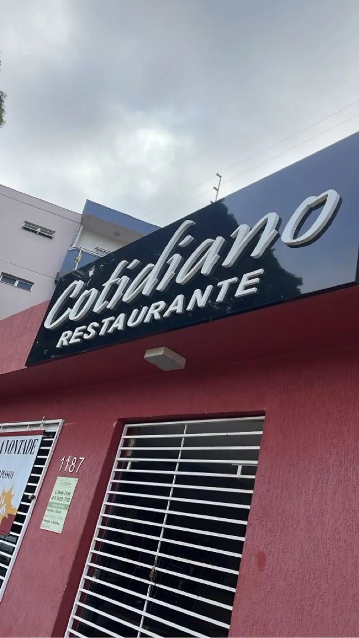 Vende se restaurante com pequena entrada e parcelas mensais. 