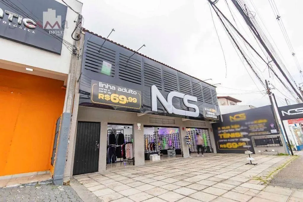 Casa com 3 dormitórios para alugar, 80 m² por R$2.500/mês +Taxas - Sítio Cercado - Curitib
