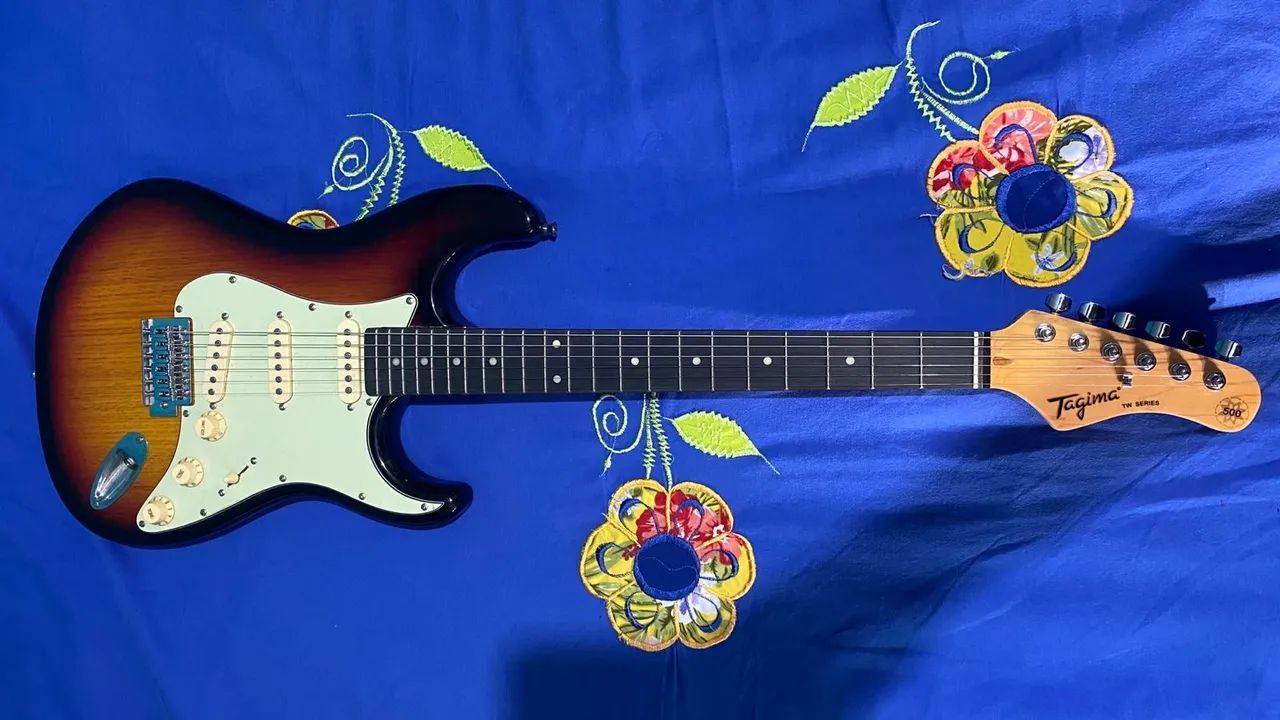 Guitarra - Instrumentos musicais - Açailândia 1505043954 | OLX