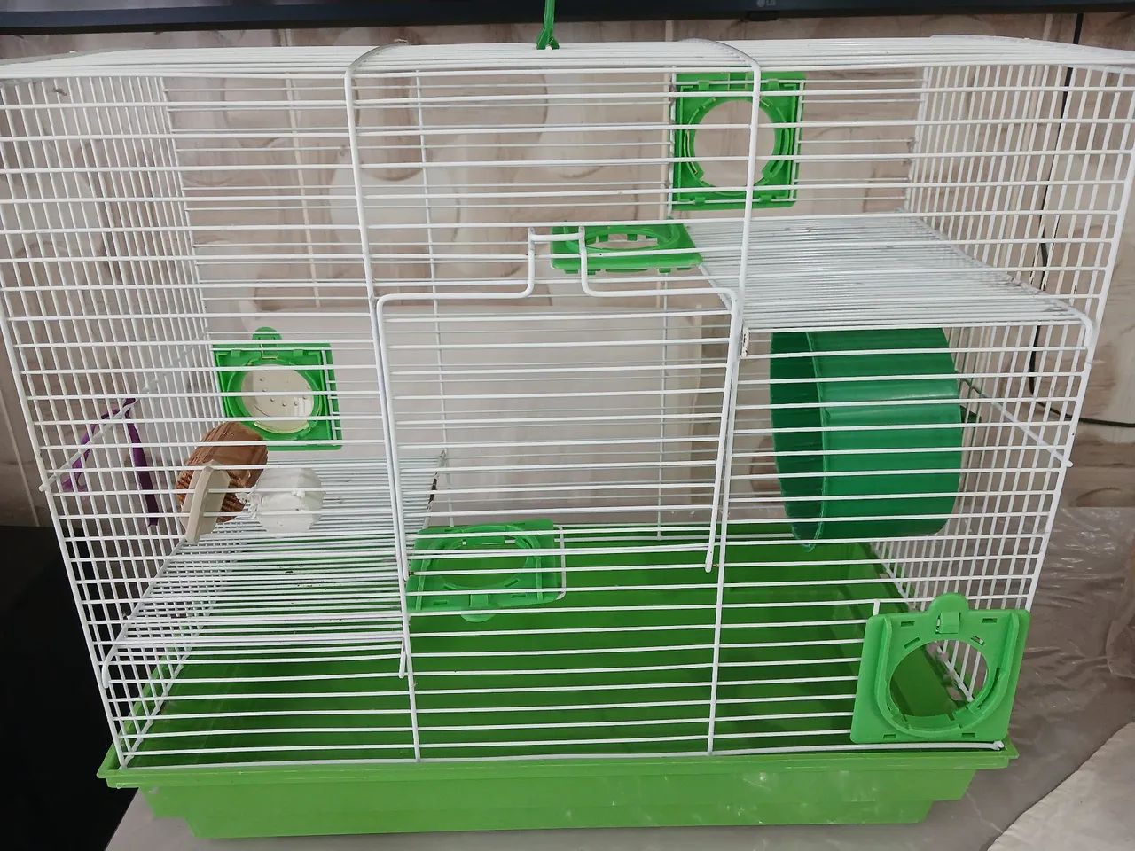 Gaiola para hamster tem que  retirar no local ou na estação do Maracanã 