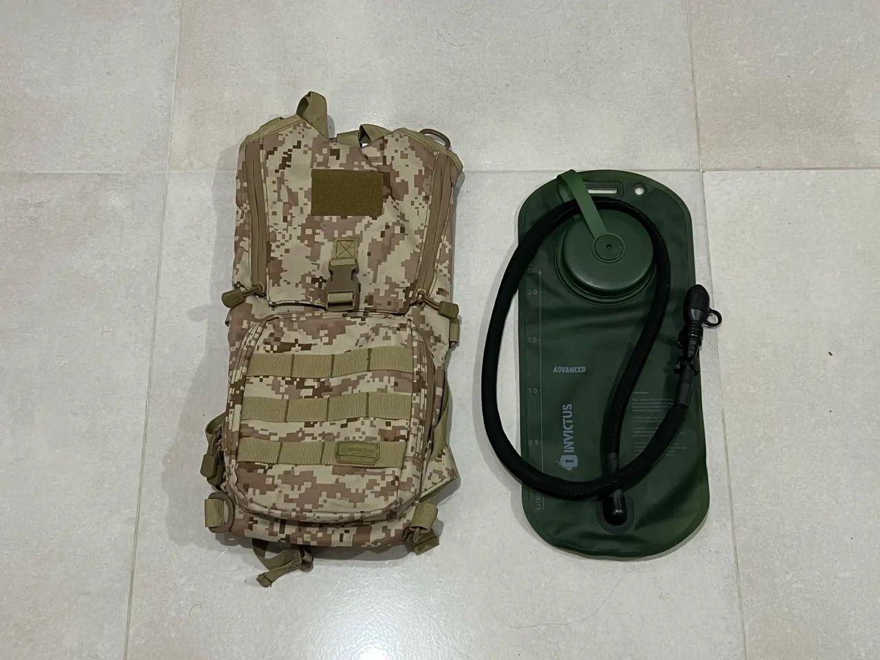 Mochila de hidratação Invictus + refil