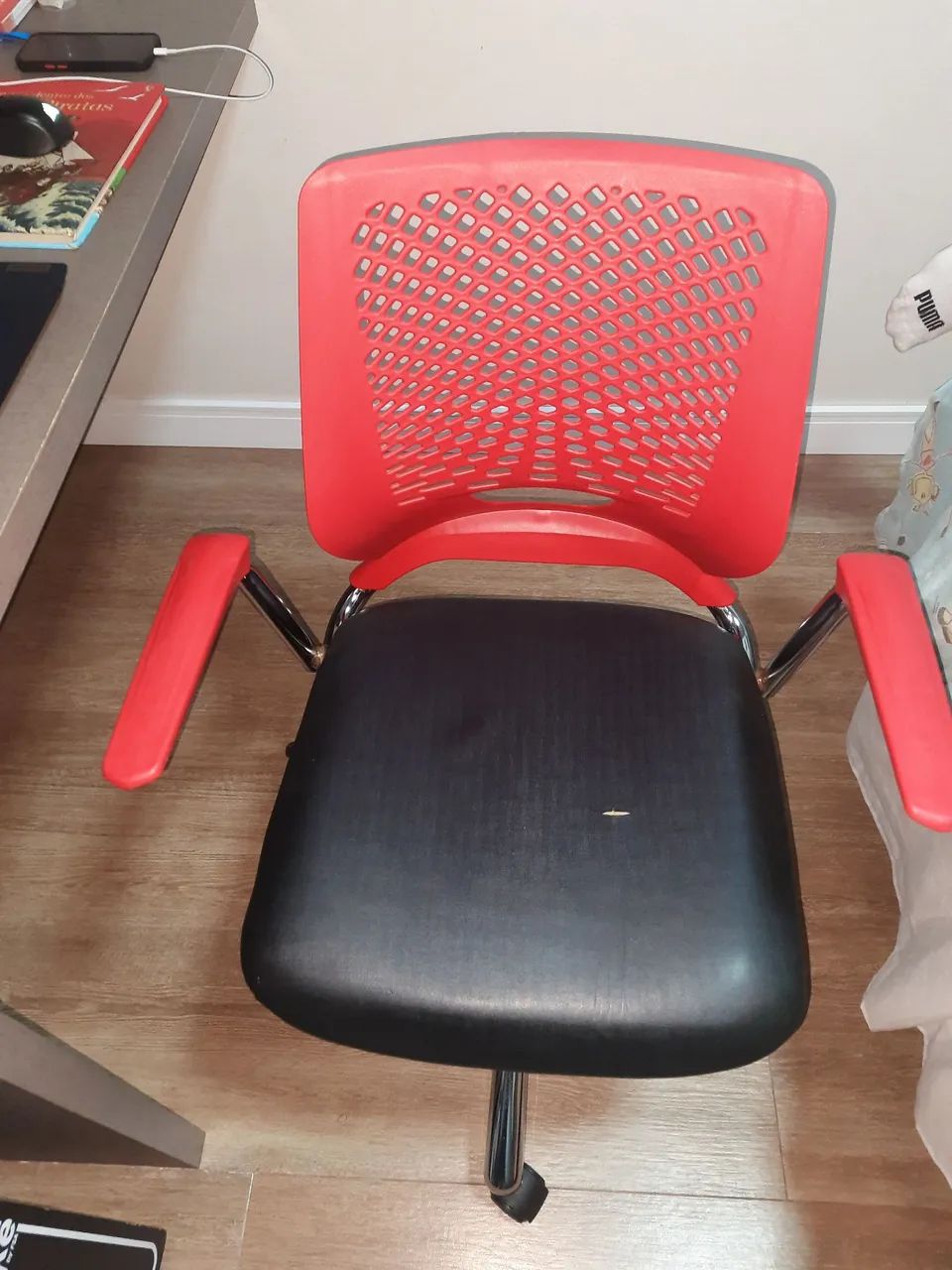 Cadeira de escritório estrutura reforçada. - Foto 4