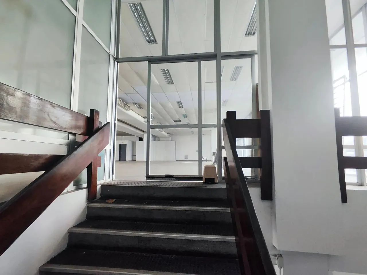 Comercial para vender e alugar em rua pública, CANELA, Salvador, BA - Foto 9