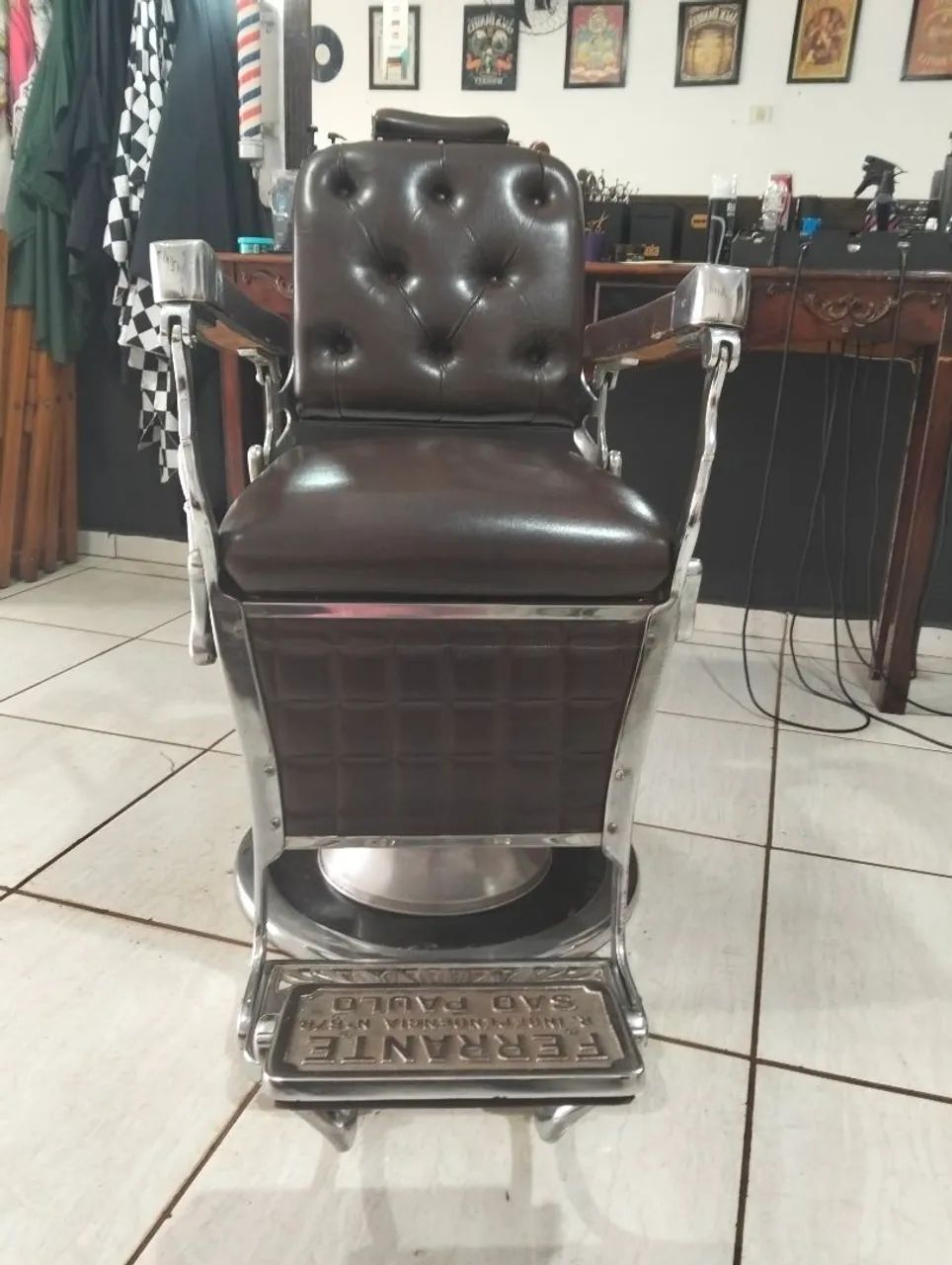 Cadeira de Barbeiro retrô Ferrante
