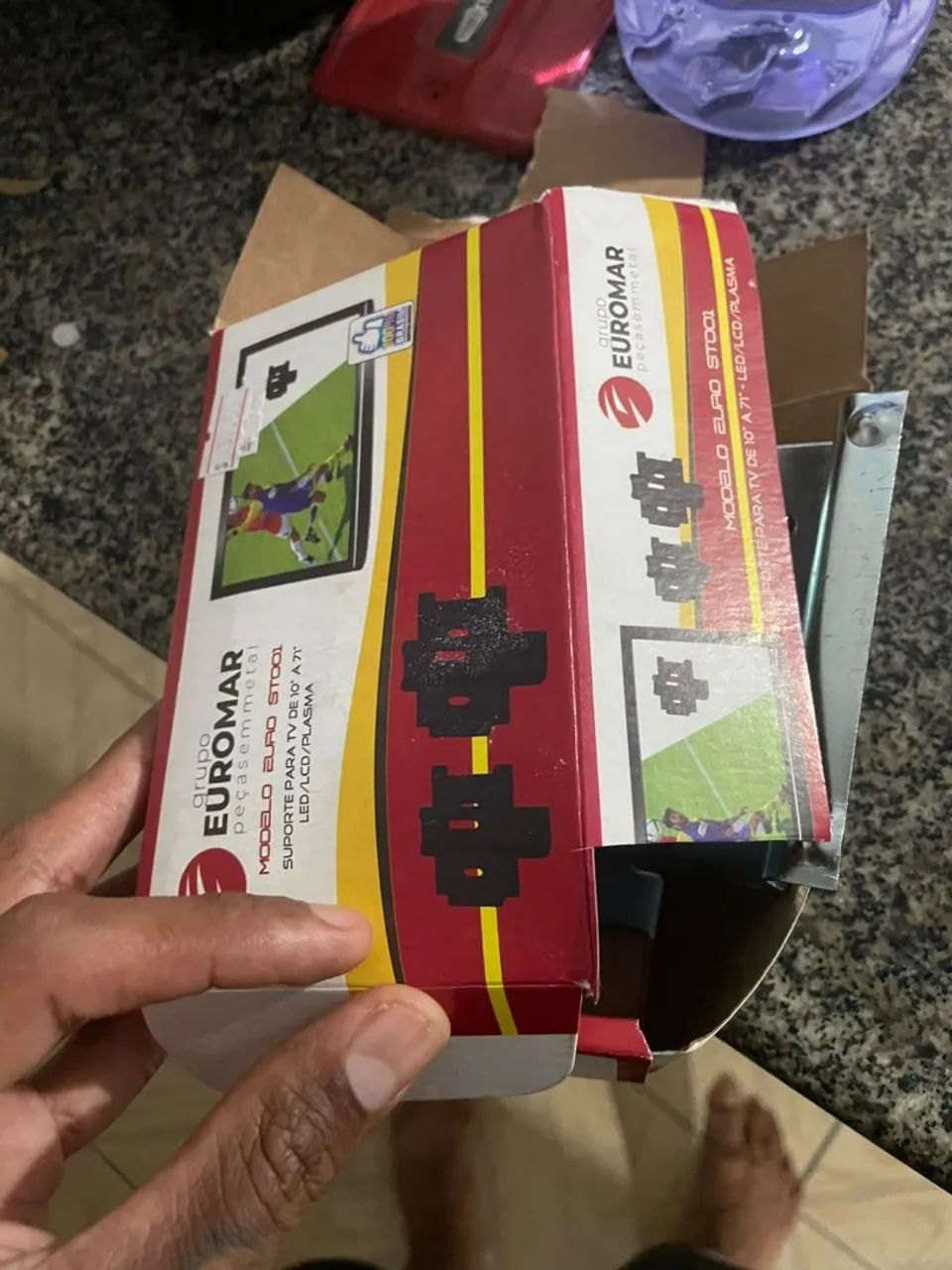 Vendo tv smart 43 polegadas, com a tela apagada, suporte vendo por fora  - Foto 2