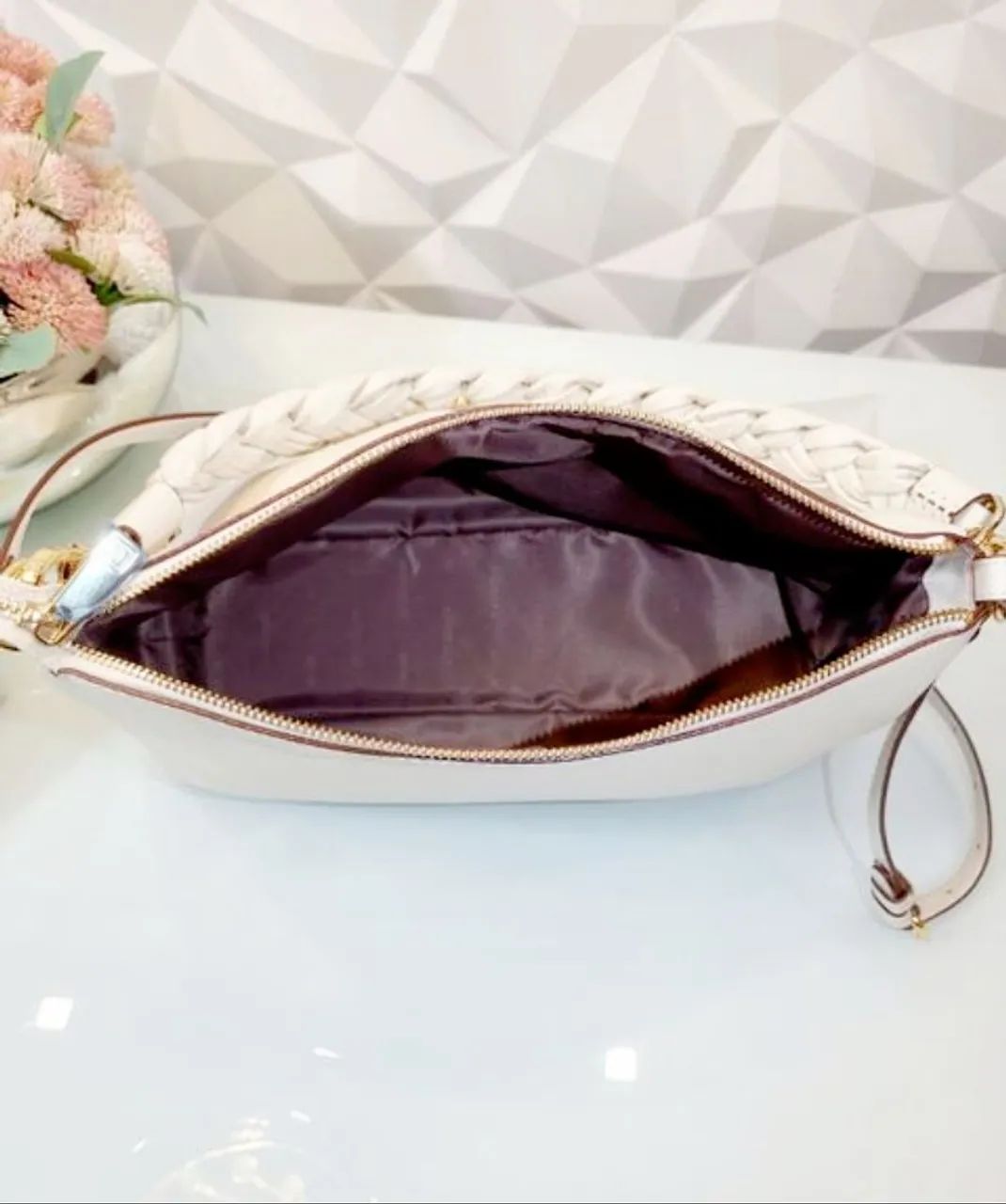 Bolsa Feminina, marca Luz da Lua com 2 alça, com 1 bolso dentro , nunca usada. - Foto 4