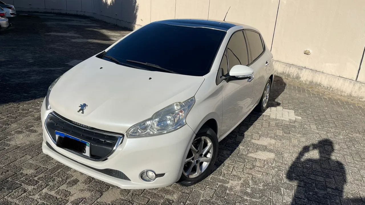 Peugeot 208 208 Allure 1.5 Flex 8V 5p 2014