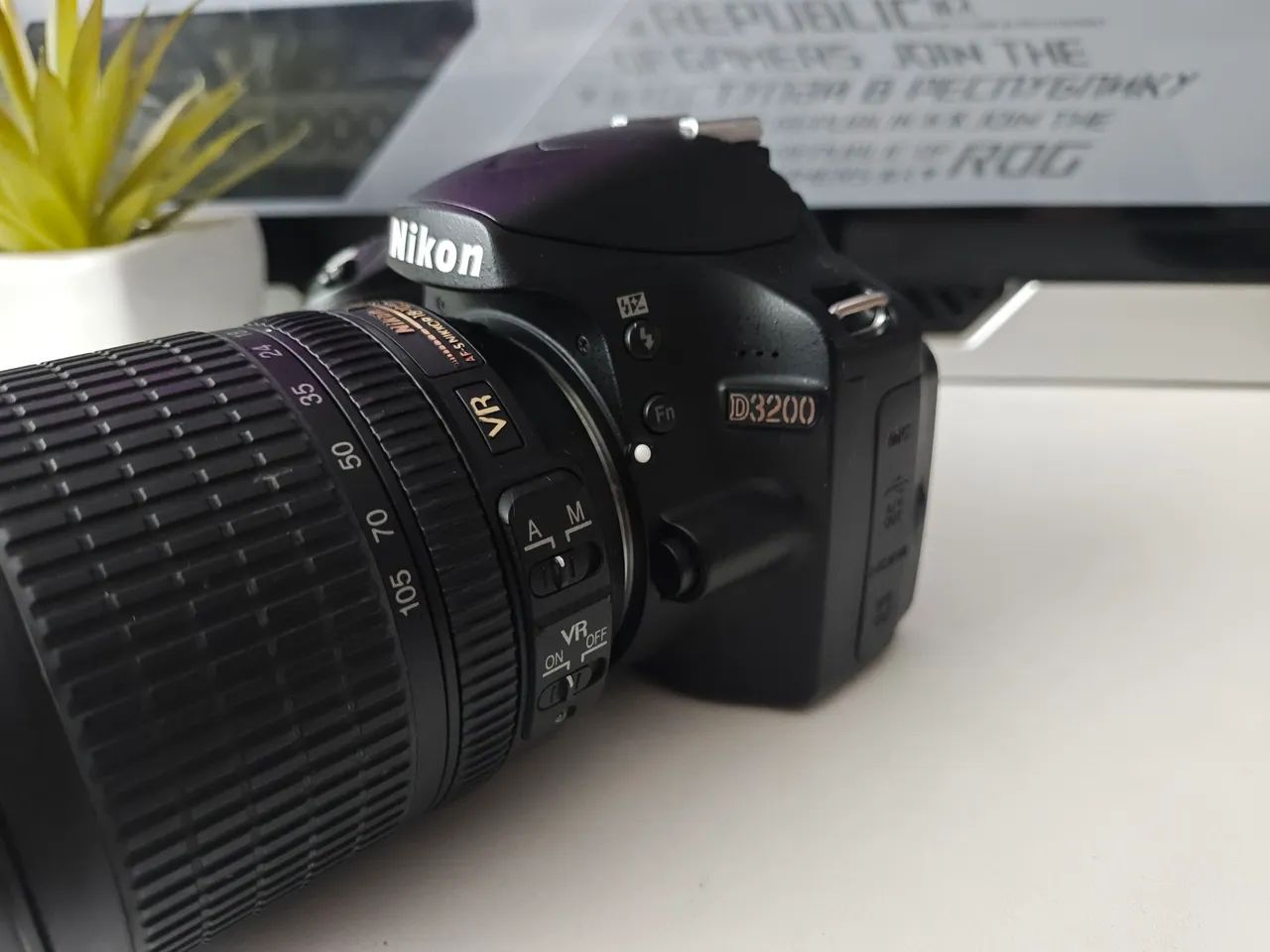 Nikon D3200 + 18-105mm