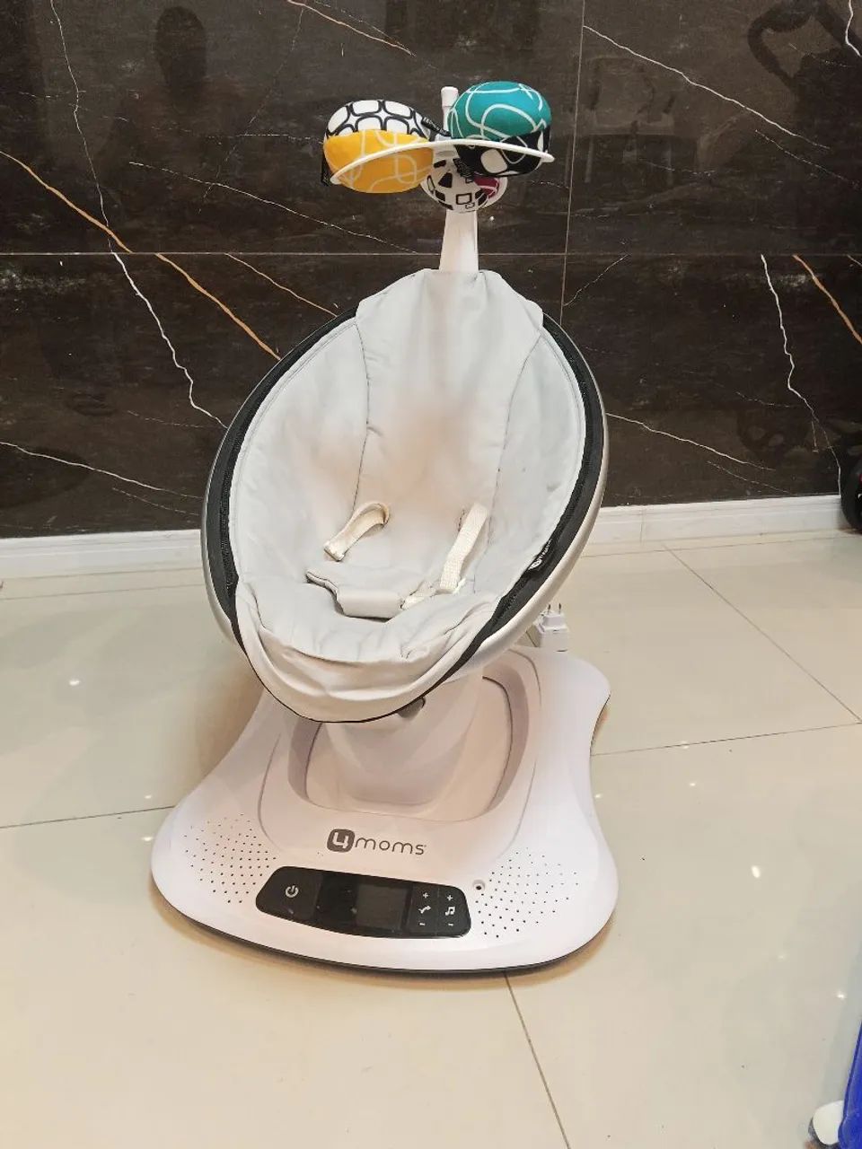 Cadeirinha de balanço automático para bebê mamaroo 4 - Foto 3