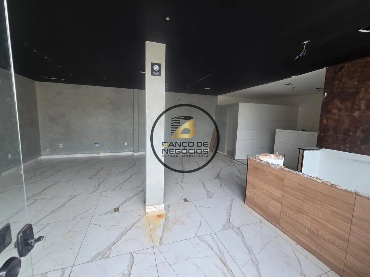 Loja com 65 m² para locação na Estrada do Coco - Foto 2