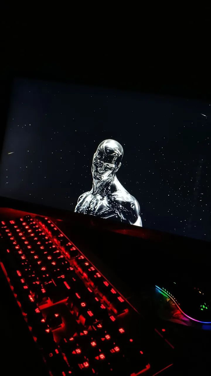Teclado mecânico 100% da marca "Corsair" switch Red