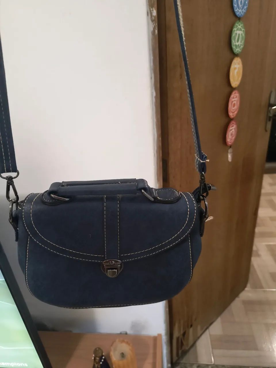 Bolsa azul marinho nova praticamente  - Foto 3