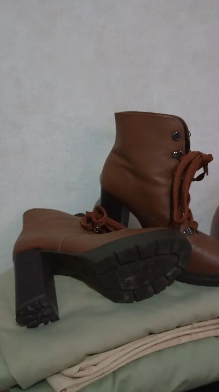 Bota de couro