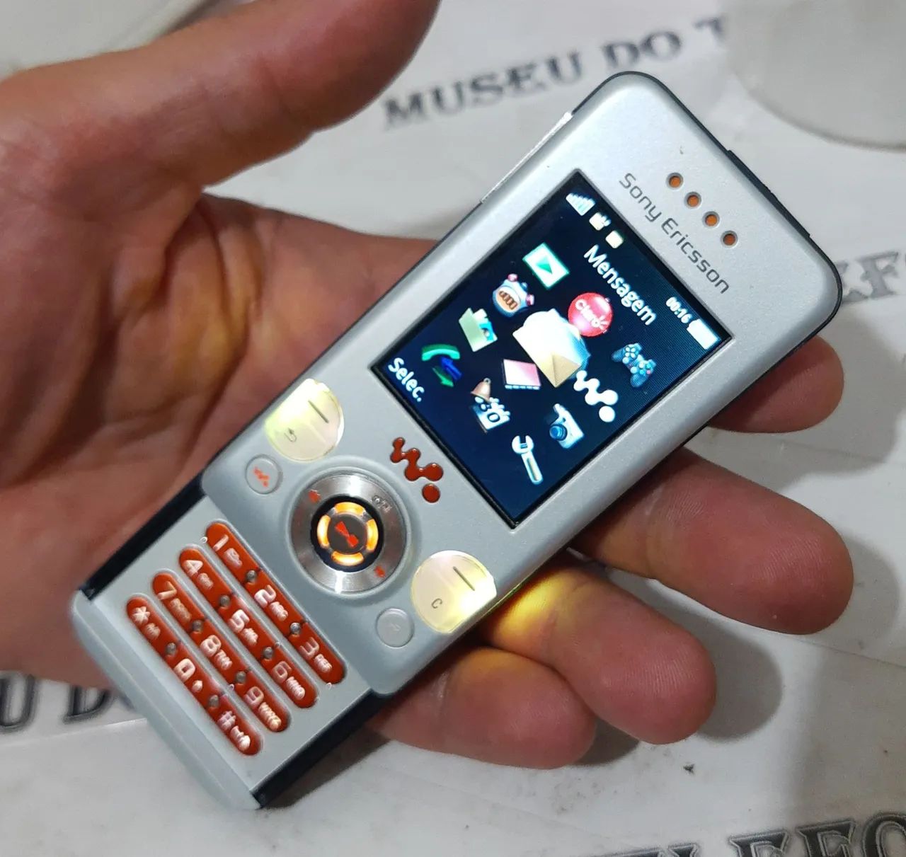 Sony Ericsson w580 celular antigo RELIQUIA branco lindo 