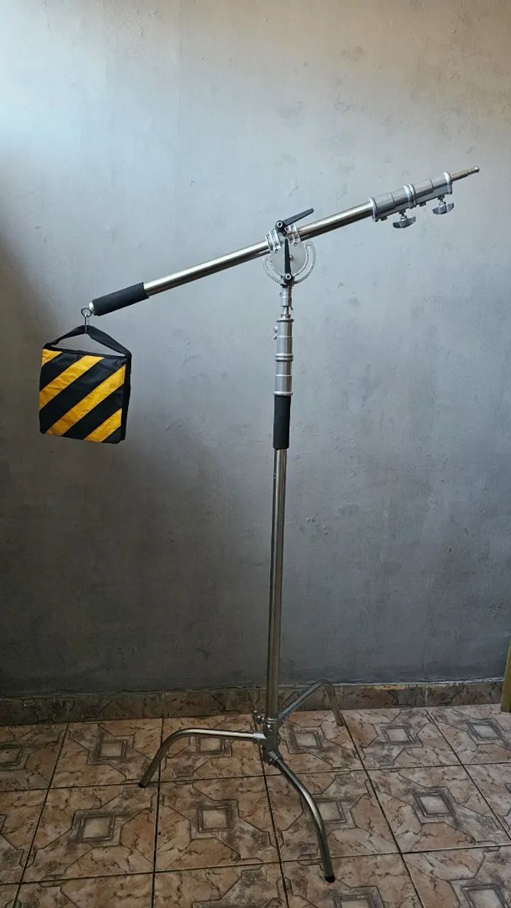 Tripé girafa  Iluminação aço greika com contra peso - Foto 2