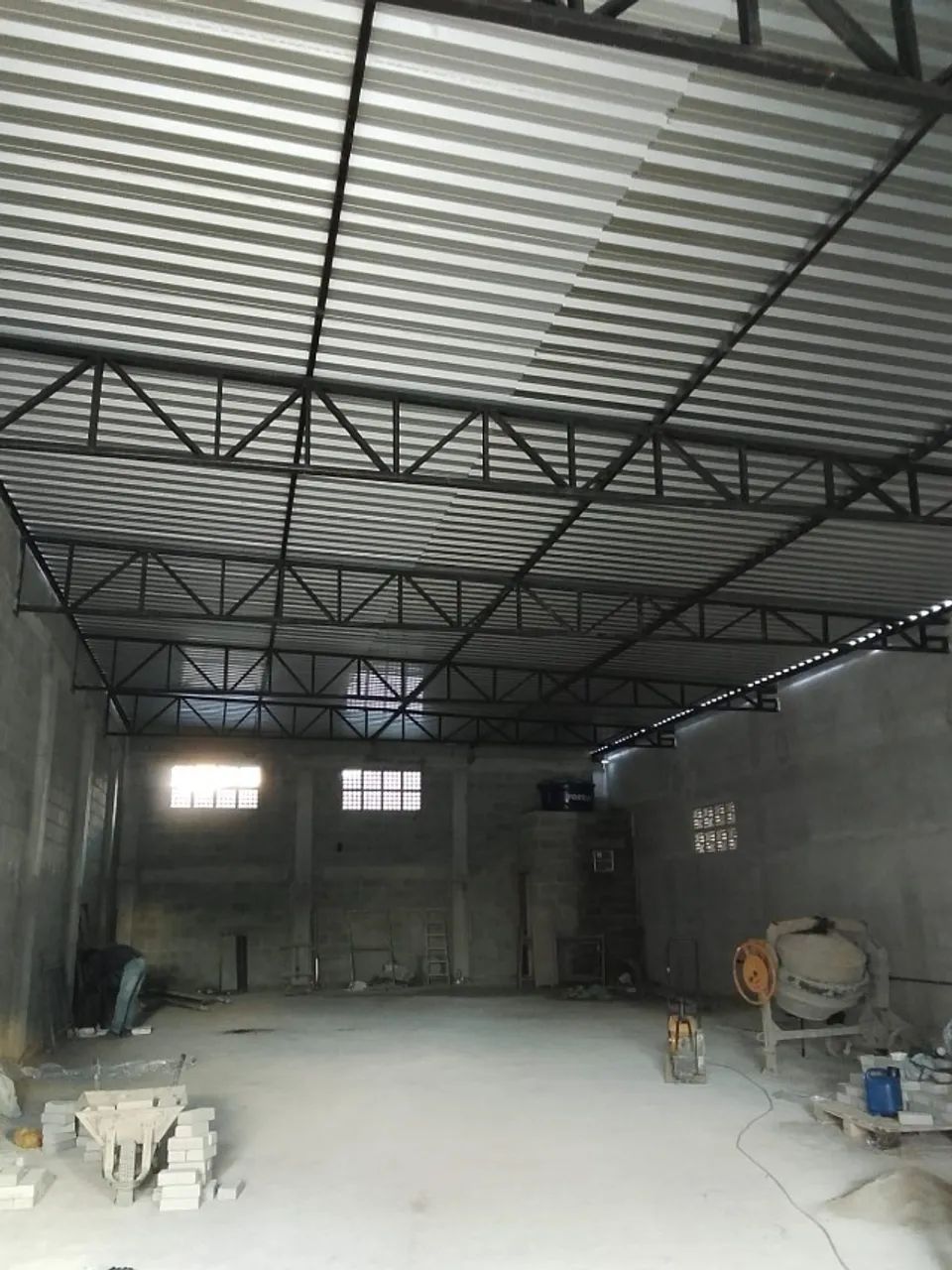 Aluguel de Galpão 240m, amplo - Foto 2
