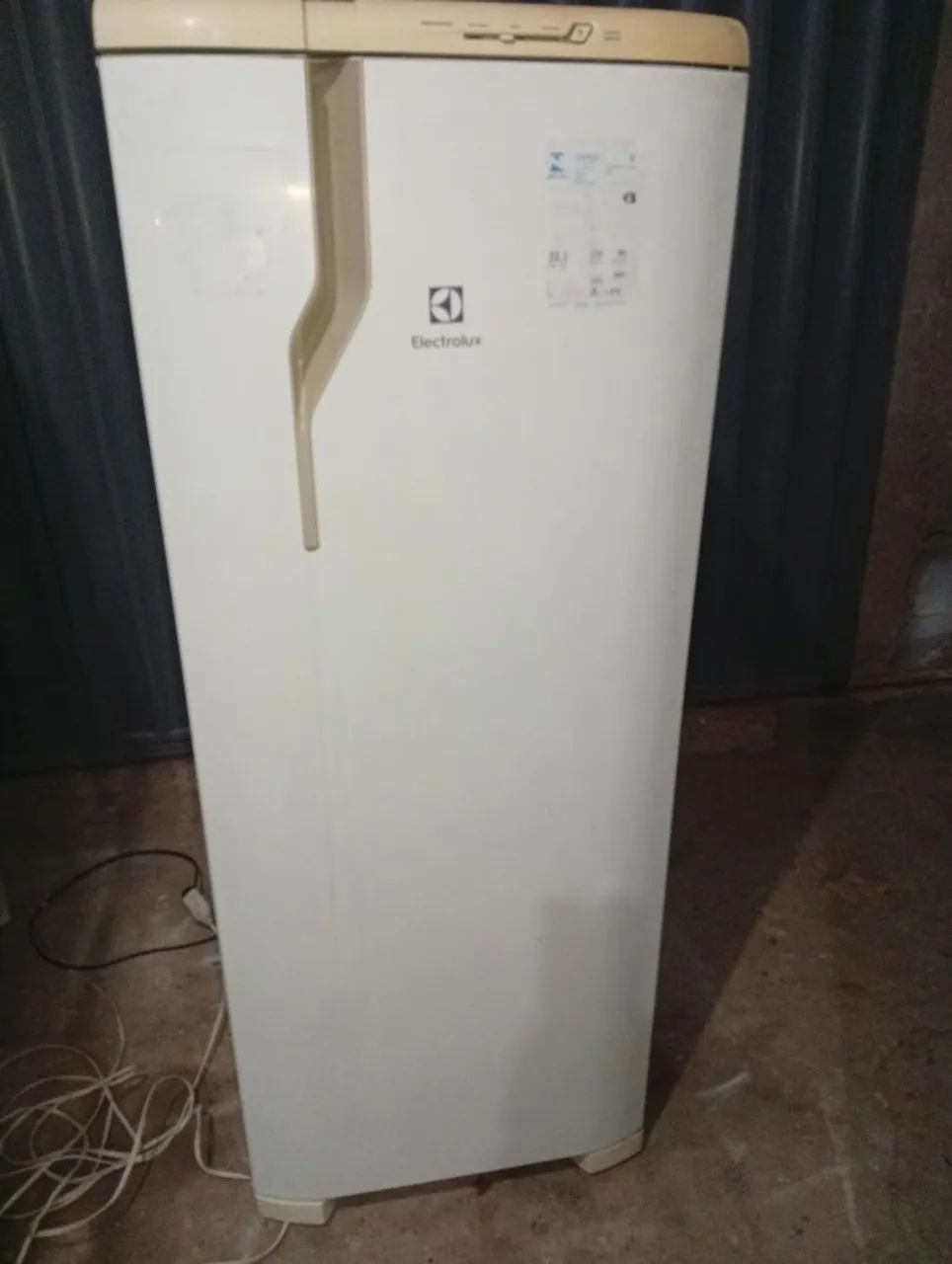 geladeira Eletrolux 240 litros funcionando perfeitamente