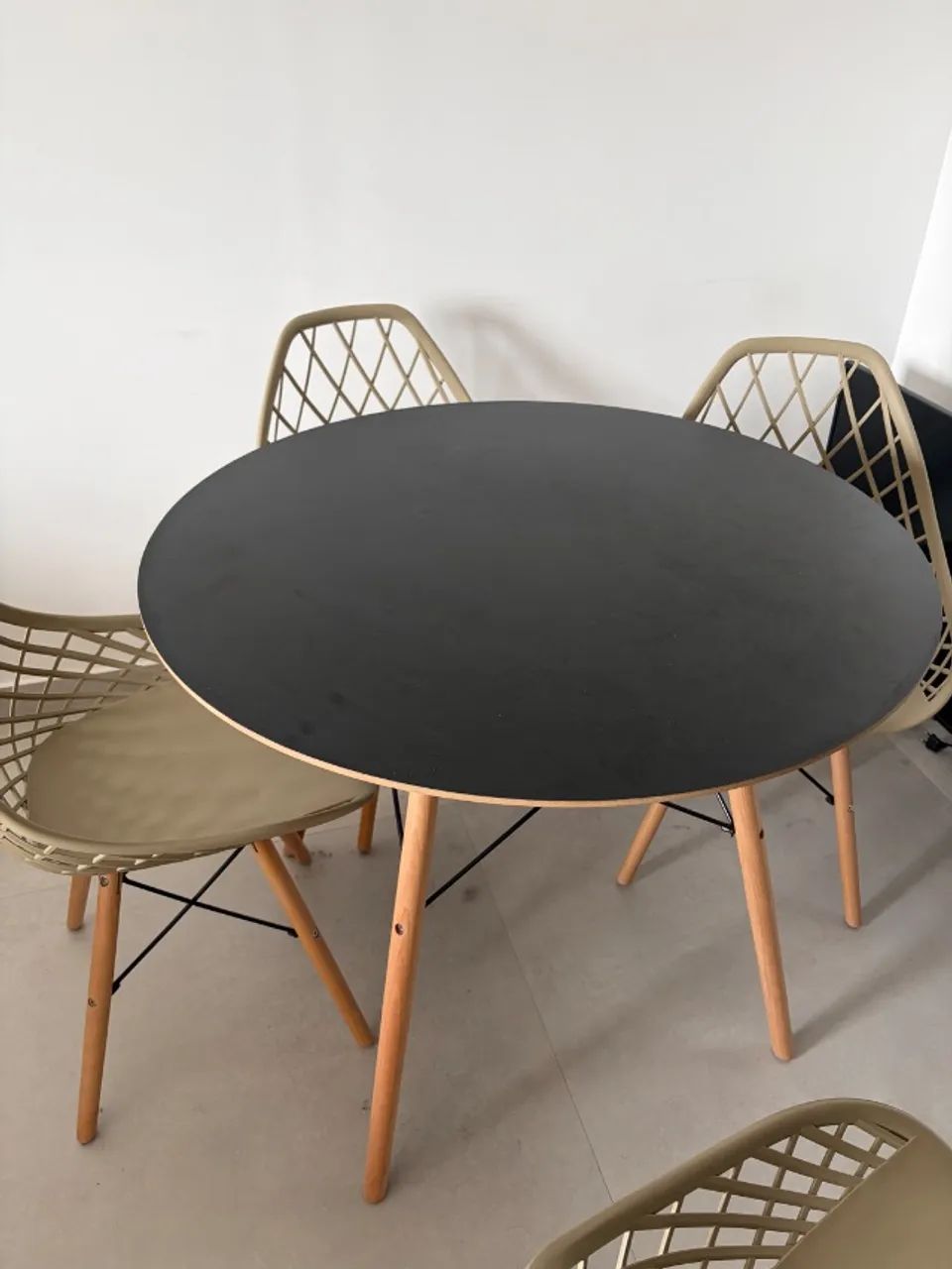 Conjunto de mesa com 4 cadeiras - Foto 2